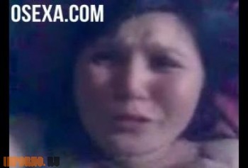 Узбекское порно стеснительной девушки сосущей член